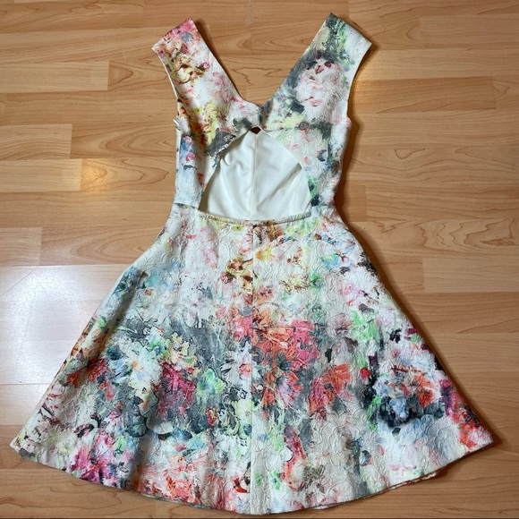 ZARA - Watercolor Art, Open Back, A-Line, White Dress Women’s sz S  (0192) - Picture 2 of 8